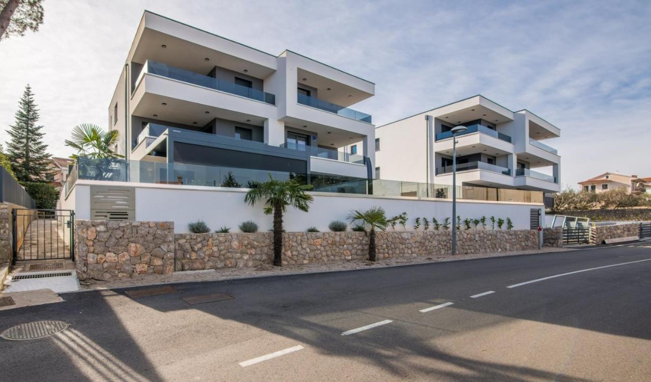 Apartments Elle Luxury Vantacici Malinska Exterior foto