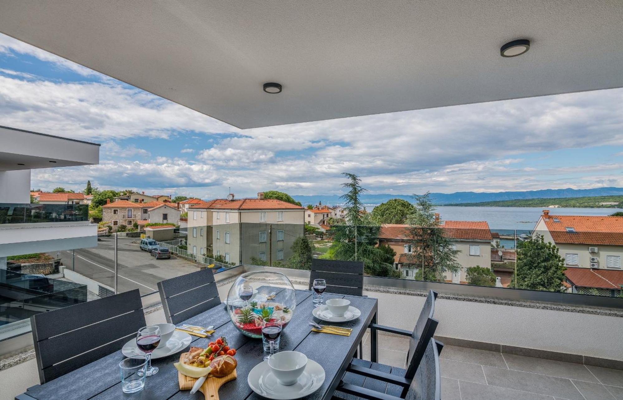 Apartments Elle Luxury Vantacici Malinska Quarto foto